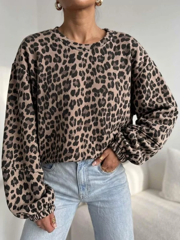 Sweater los model in leopard print dark color