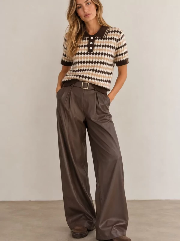 Polo pull in bruine look
