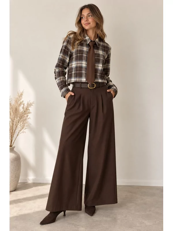 Losse broek met riem in bruin