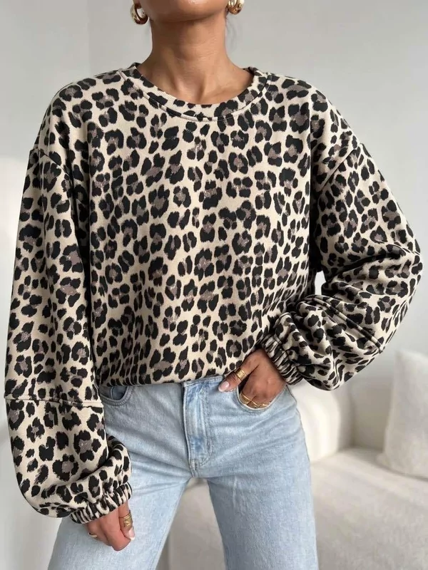 Sweater los model in leopard print light color